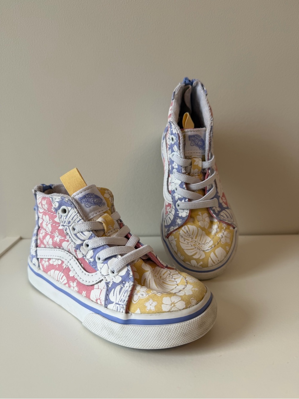 Vans Sk8-Hi Zip sneakers in Hawaiian Floral Size 9